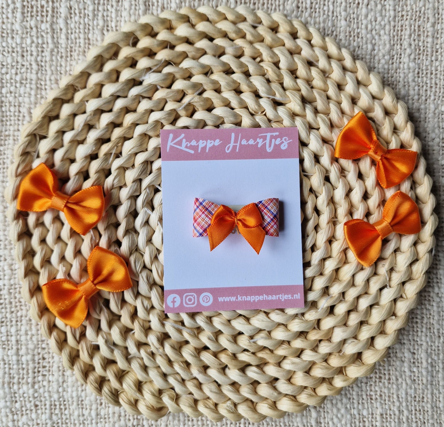 Koninklijke strik rood wit blauw oranje