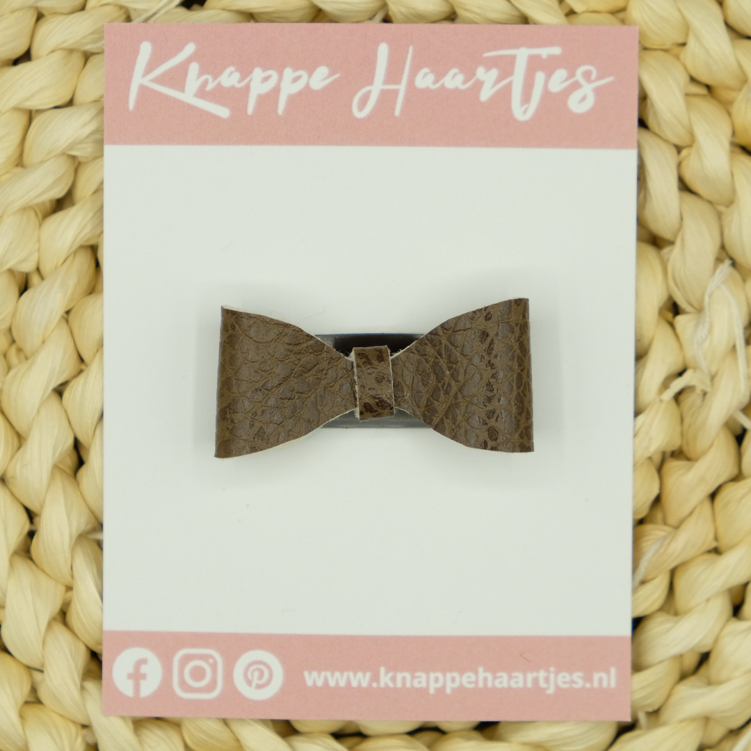 Haarstrikje donker bruin leer glans